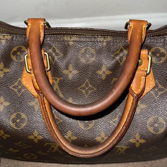 Louis Vuitton Speedy 30 Bag - Picture 4 of 10